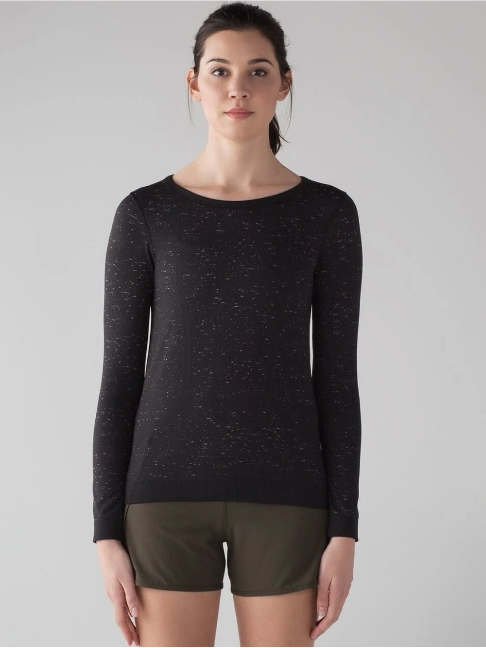 Lululemon Women’s Black and White Swiftly Tech Long Sleeve Breeze Top